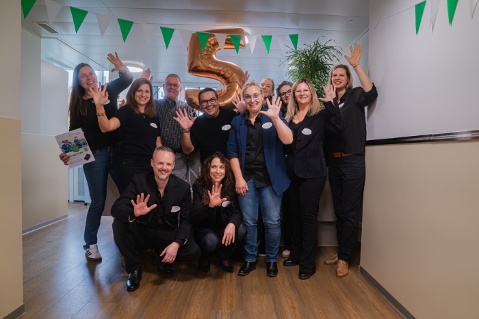5 Jahre Top-Bewertungen von Patientinnen und Patienten, steigende Fallzahlen und starke Zusammenarbeit des hochkompetenten Teams. Das AOZL ist eine ambulante Erfolgsgeschichte.