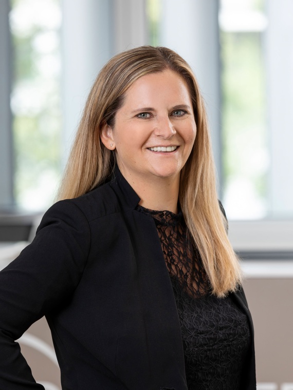 Lisa Fuhrer